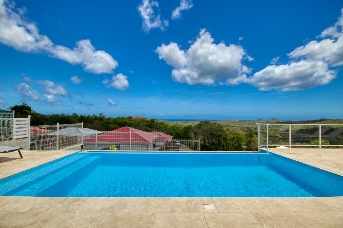 vue mer piscine 2 location de villa 8 personnes Martinique
